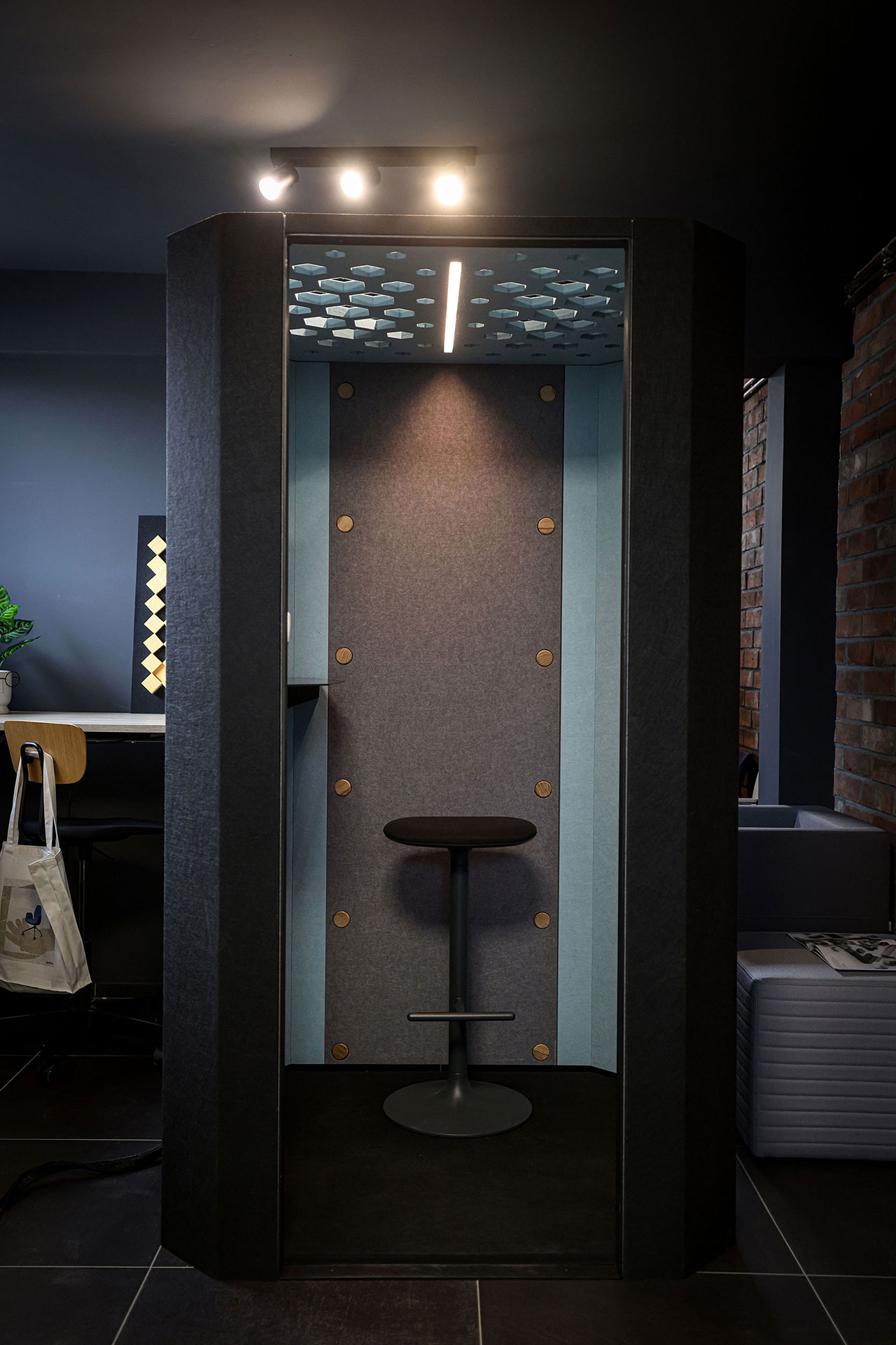 Lola Acoustix Showroom